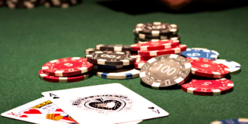 Bí quyết chơi bài Xì Tố – Tạo lợi thế trong từng ván cược 2 Tìm hiểu về các thuật ngữ và quy tắc cơ bản của Xì tố