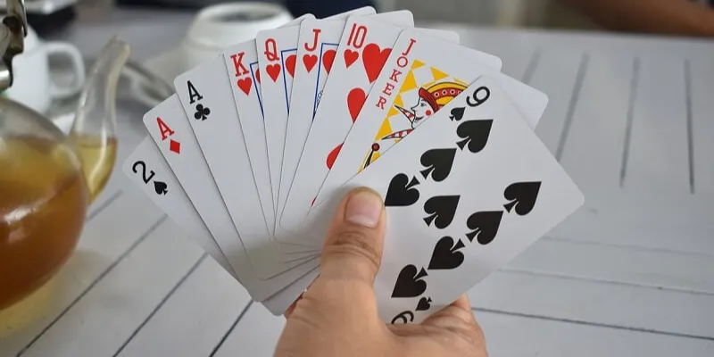 Cách chơi Tiến Lên giỏi tại New88 – Bí kíp đánh nhanh thắng sớm 2 Tổng quan chi tiết về game bài Tiến Lên